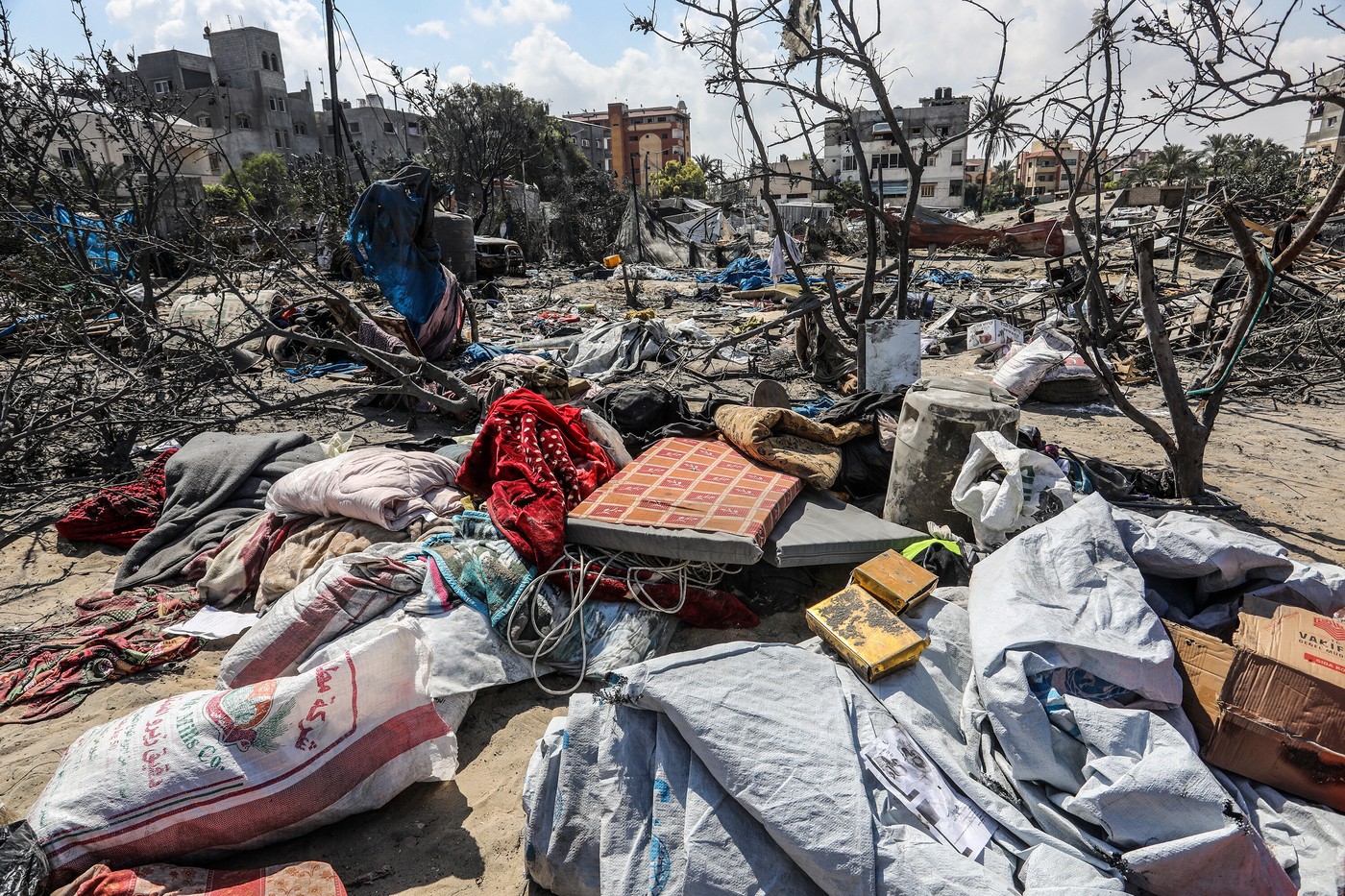 Hamas s-a retras din negocierile de încetare a focului după ce Israelul a bombardat o școală, provocând 15 morți