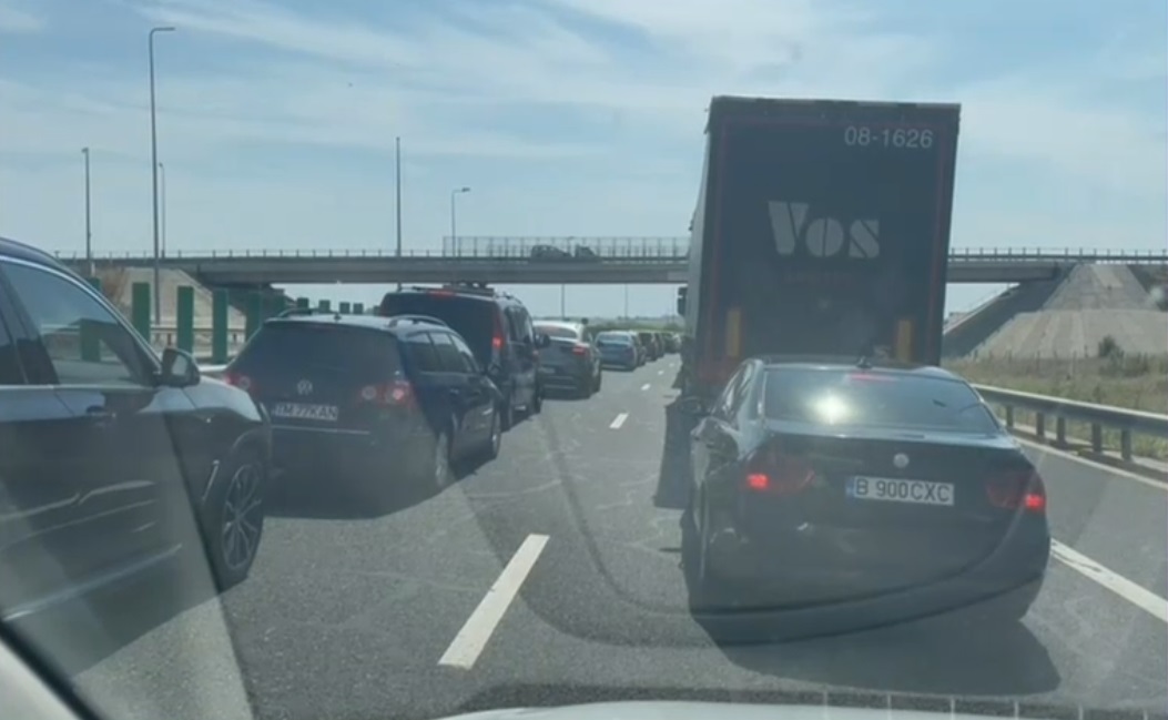 Aglomerație pe Autostrada Soarelui, dar și pe drumurile care leagă stațiunile de pe litoral