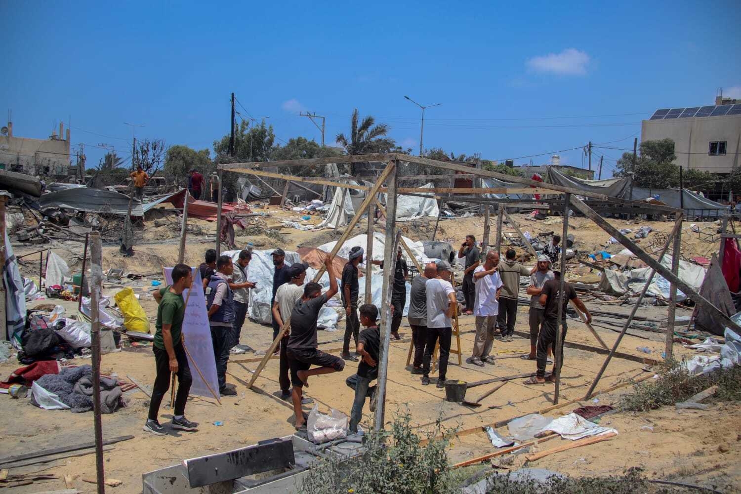 Israelul a lansat noi lovituri în Gaza. „Toată lumea întreabă unde să mergem şi nimeni nu are un răspuns”