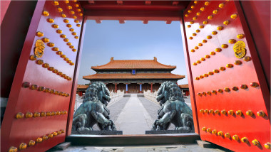 poarta înspre un palat din Orașul Interzis din China