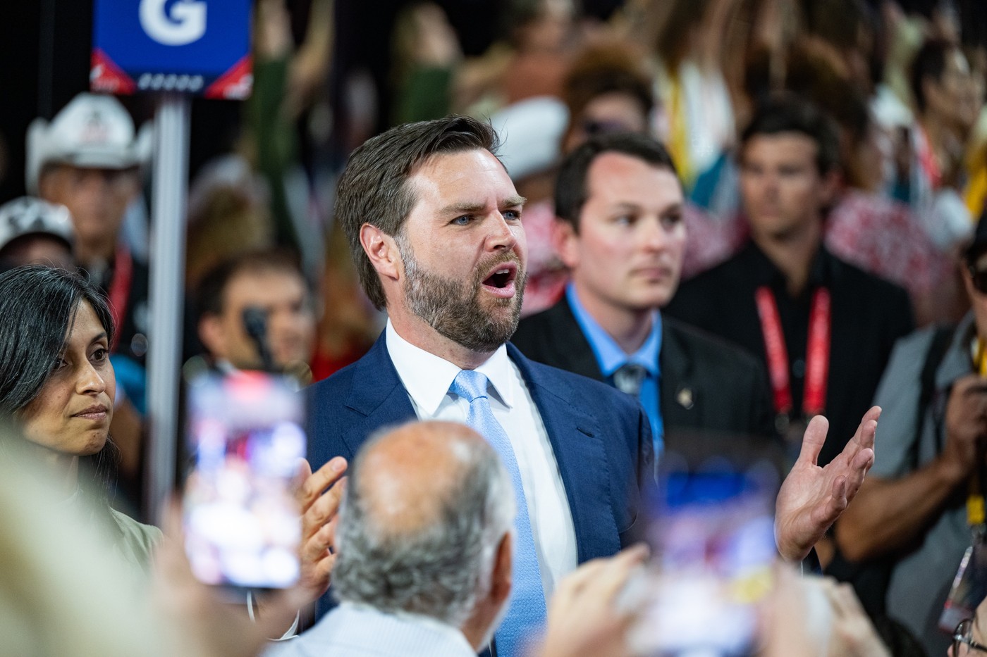 J.D. Vance spune că Marea Britanie va fi „prima țară cu adevărat islamistă” care deține arme nucleare. Răspunsul Londrei