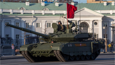 Tanc rusesc T-90M Spărgătorul la paradă