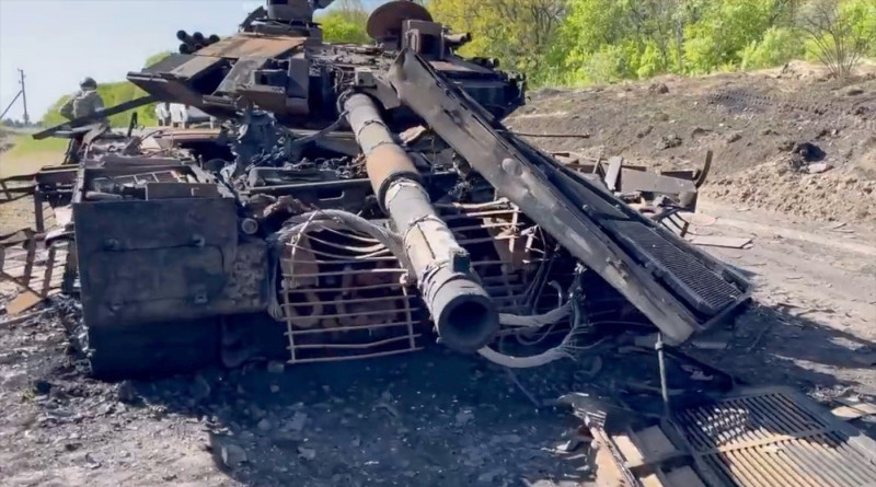 Russia's most expensive Tank destroyed by Ukraine, Staryi Saltiv, Ukraine - 10 May 2022