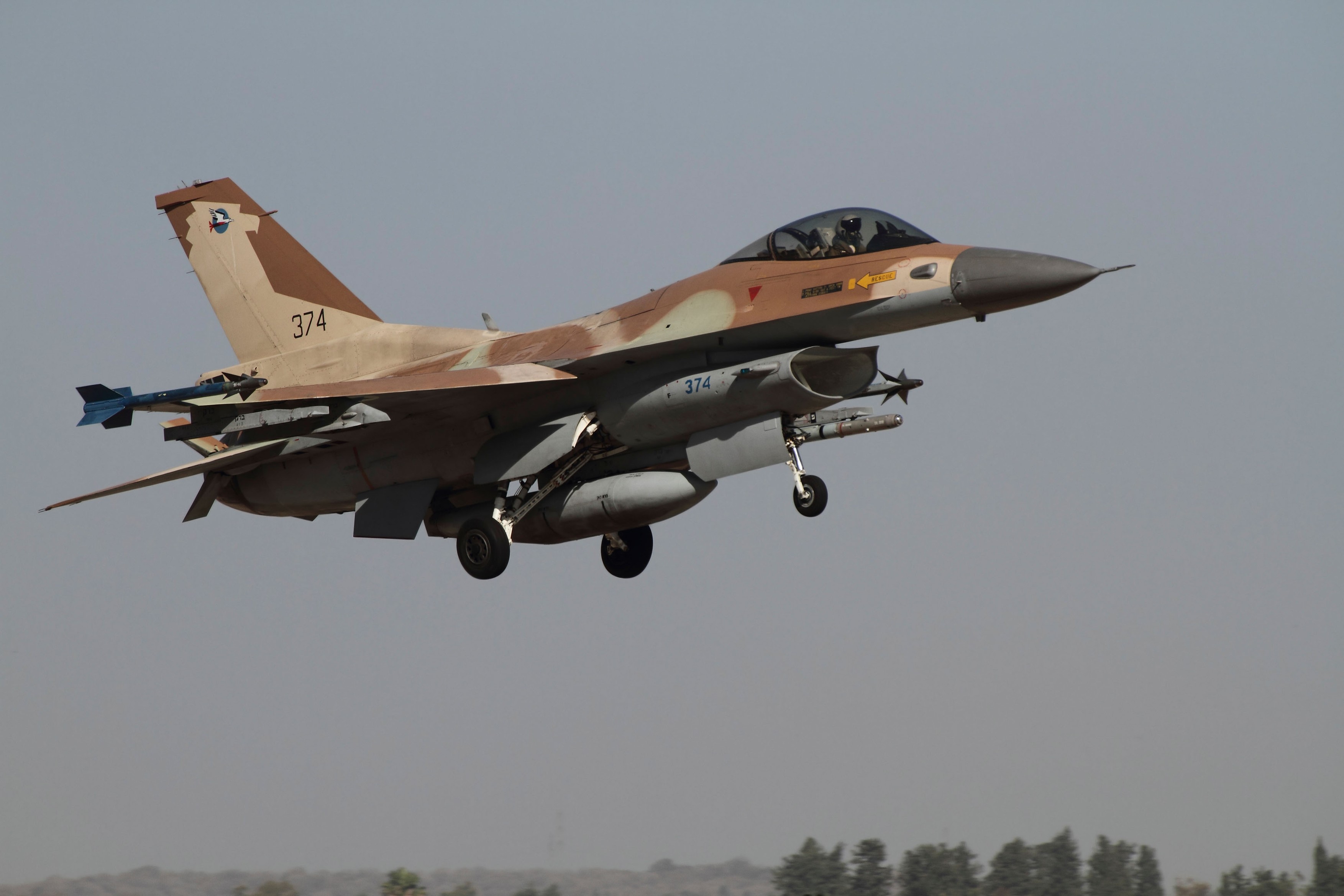 Israelul suspendă definitiv zborurile de luptă cu F-16C
