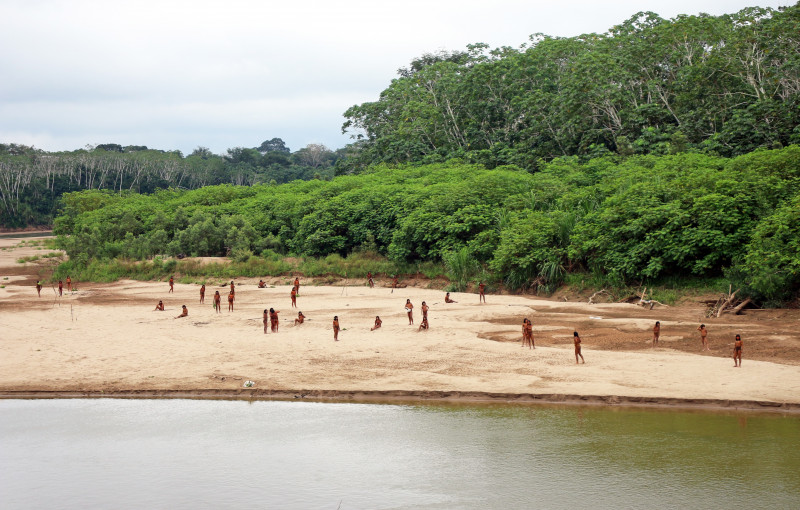 băștinași-amazon-peru-trib-necontactat-4