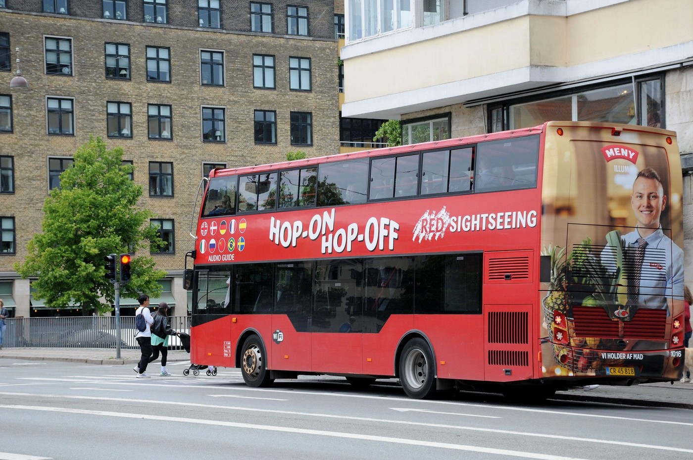 Copenhaga oferă recopensă turiștilor, în timp ce alte orașe și țări îi alungă