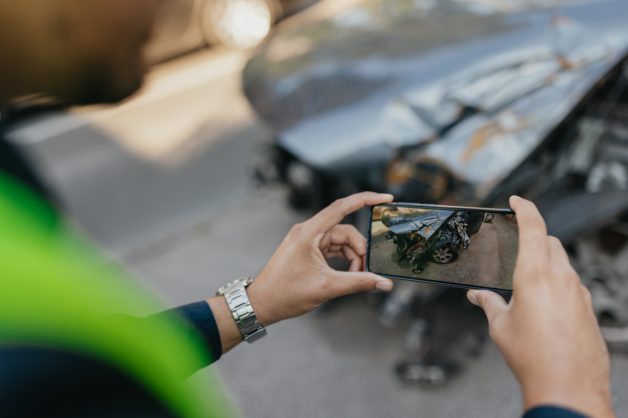 Un polițist din Sibiu este acuzat că a inventat un accident rutier. Ar fi mințit în procesul verbal ca să-și ajute un prieten