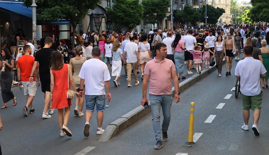 ”Străzi deschise, București-Promenadă Urbană” revine pe Calea Victoriei în weekendul 20-21 iulie. Nu mai este cod de caniculă