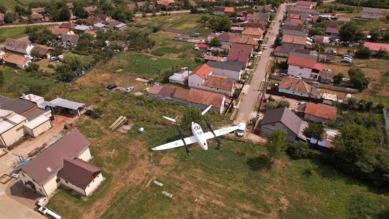 MedLife folosește dronele pentru a transporta analize BTS recoltate la Electric Castle, oferind tinerilor rezultatele în aceeași zi