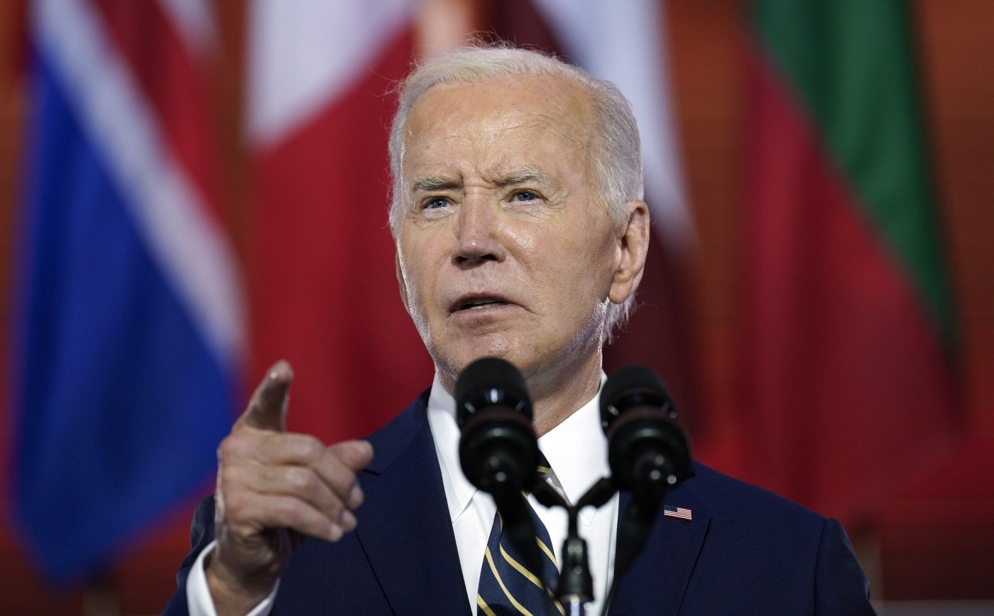 Biden în colimator. NYT: „E pe cale să se facă de râs”. Trump îl provoacă la o nouă dezbatare și o partidă de golf