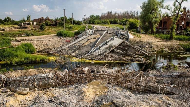 sat distrus de rusi in regiunea harkov