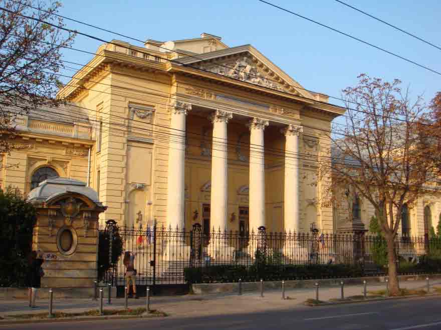 Ce trebuie să știe absolvenții de liceu care vor să se înscrie la Universitatea de Medicină şi Farmacie "Carol Davila"