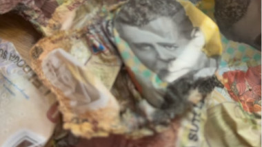 Imagini cu teancuri de bancnote arse de 100 și 200 de lei.