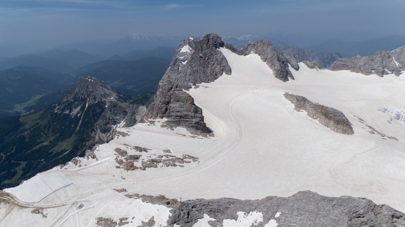 On the trail of glacier shrinkage