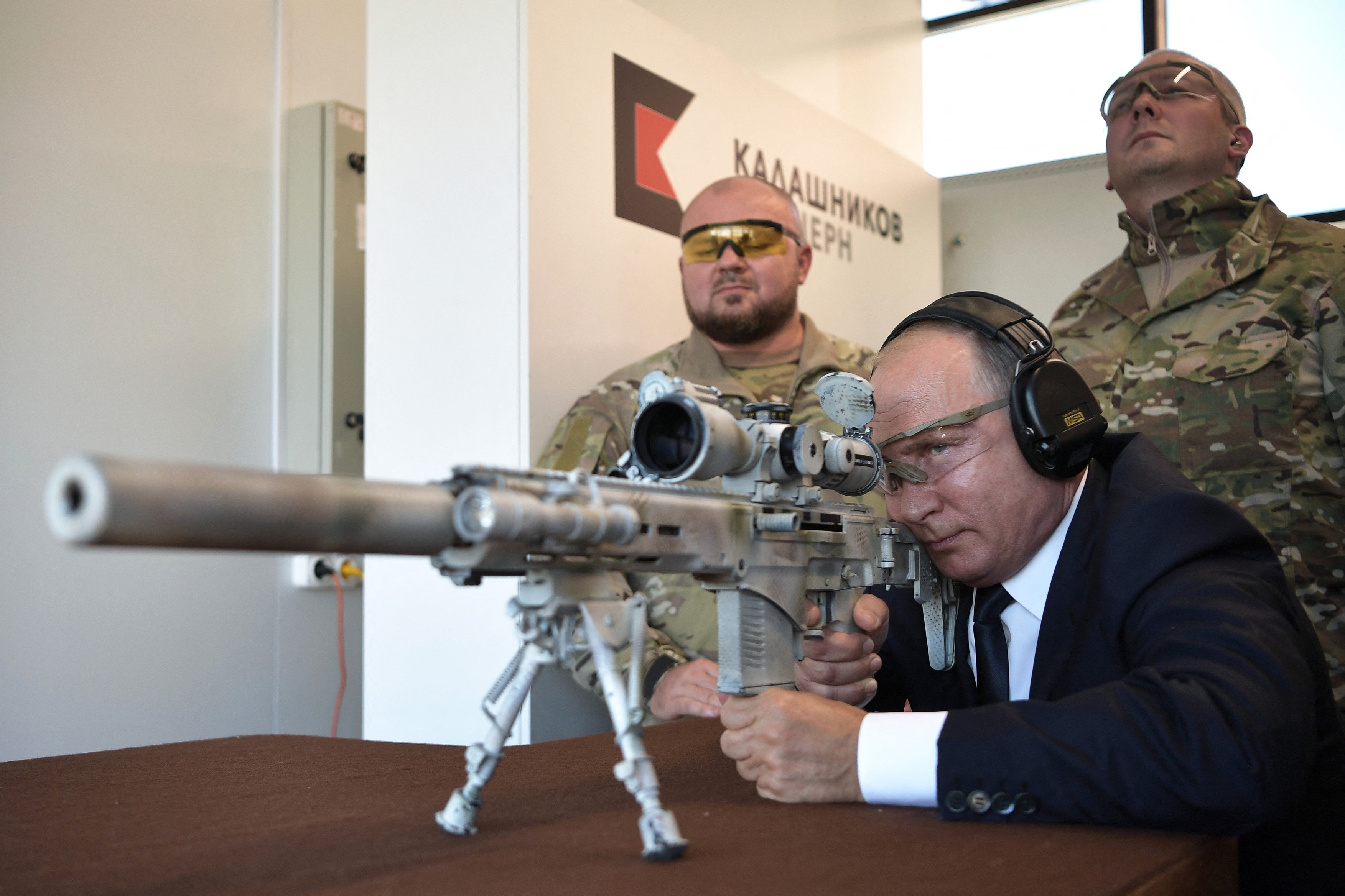 Putin a vrut să-l asasineze pe directorul unei fabrici de arme din Germania. Urmează în Europa: sabotaje, război hibrid, crime