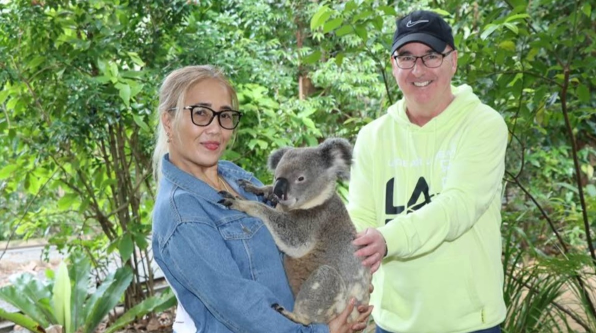 Vacanță de coșmar pentru doi australieni găsiți morți în camera de hotel, legați la mâini și picioare. Motivul crimelor este un mister