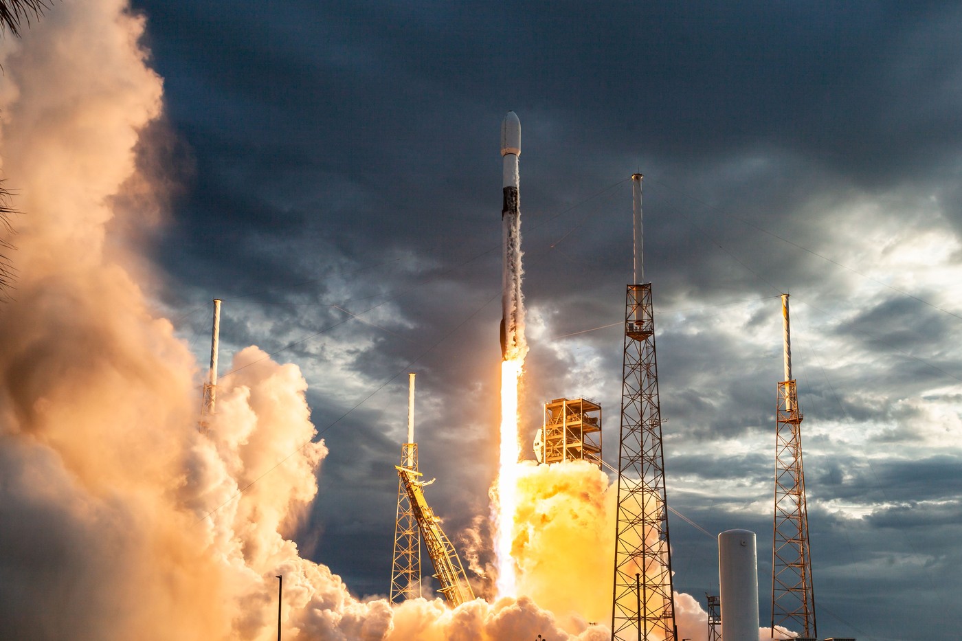 O rachetă a companiei SpaceX a înregistrat primul eșec în peste șapte ani de funcționare. Care este motivul