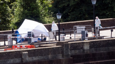 Cazul valizelor de pe Podul Clifton, Bristol