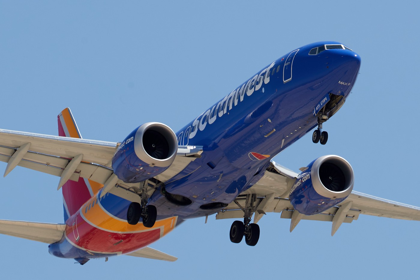 Un Boeing 737 Max a coborât la doar 45 de metri deasupra oceanului și a ratat aterizarea. Pasagerii au ajuns pe alt aeroport