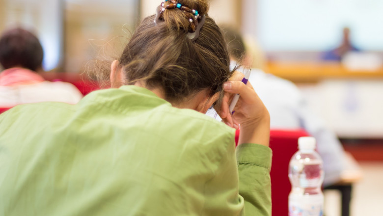 Aproape 8.000 de candidați au susținut proba scrisă a examenului de definitivat. Când vor fi afișate primele rezultate