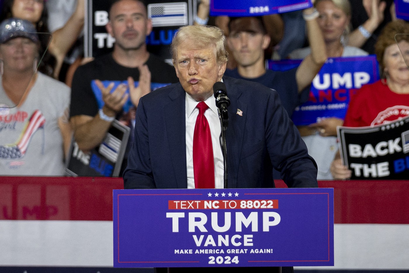 Trump nu renunță la mitingurile în aer liber și își anunță prezența la următoarele evenimente