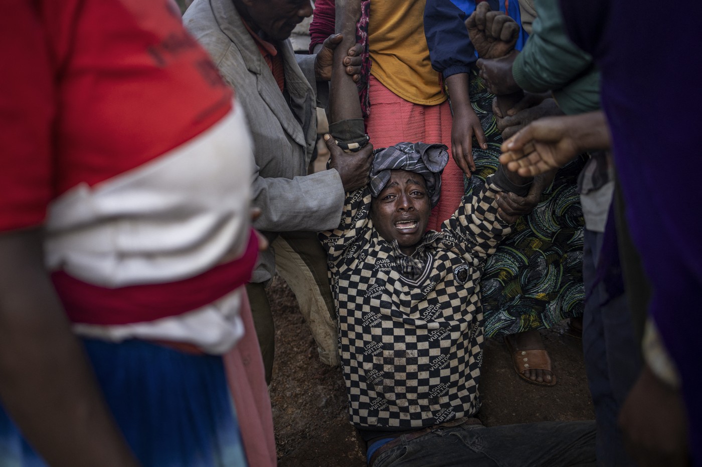 Imaginile disperării în Etiopia. 257 de oameni au murit după o alunecare de teren. ONU avertizează că numărul victimelor se poate dubla