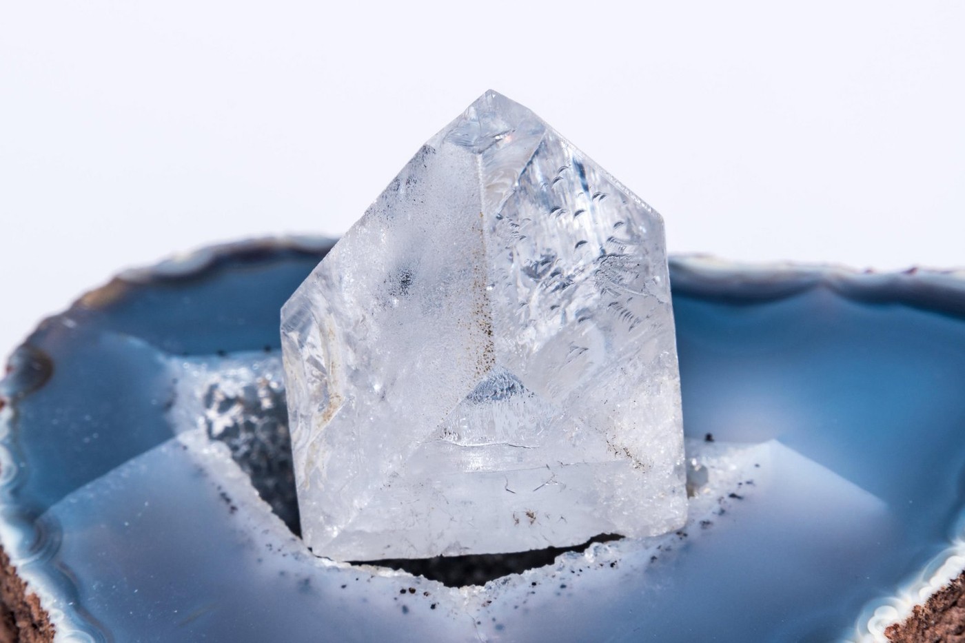 Un muncitor plin de datorii din India și-a schimbat viața după ce a găsit un diamant de 100.000 de dolari