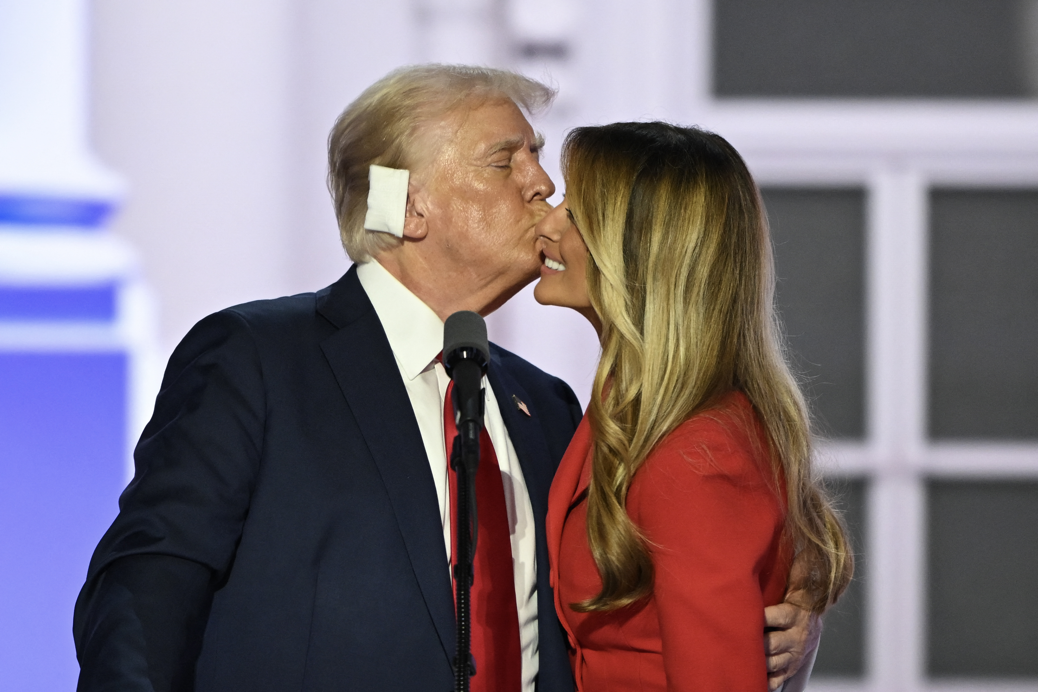 Melania Trump publică la toamnă o carte de memorii