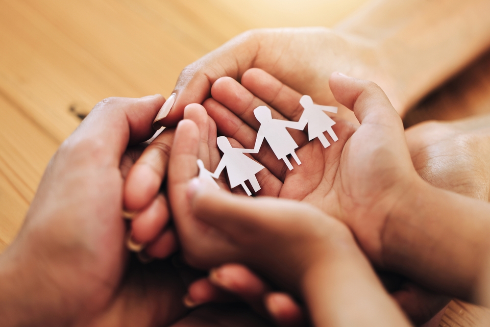 Rusia nu vrea să-i fie adoptați copiii de către cetățenii din țări în care este acceptată schimbarea de sex