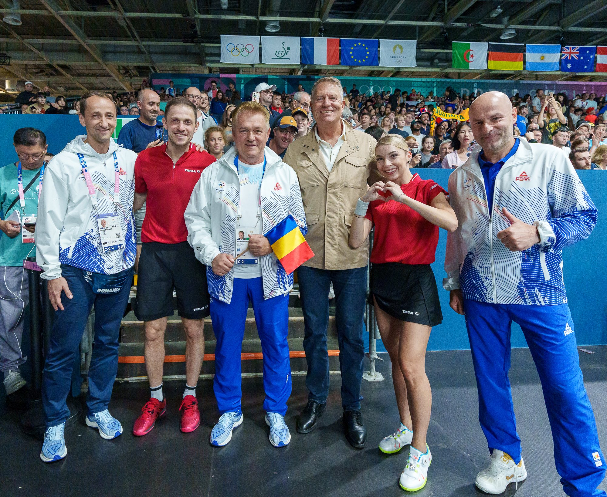 Klaus Iohannis s-a pozat cu sportivii români de la Jocurile Olimpice