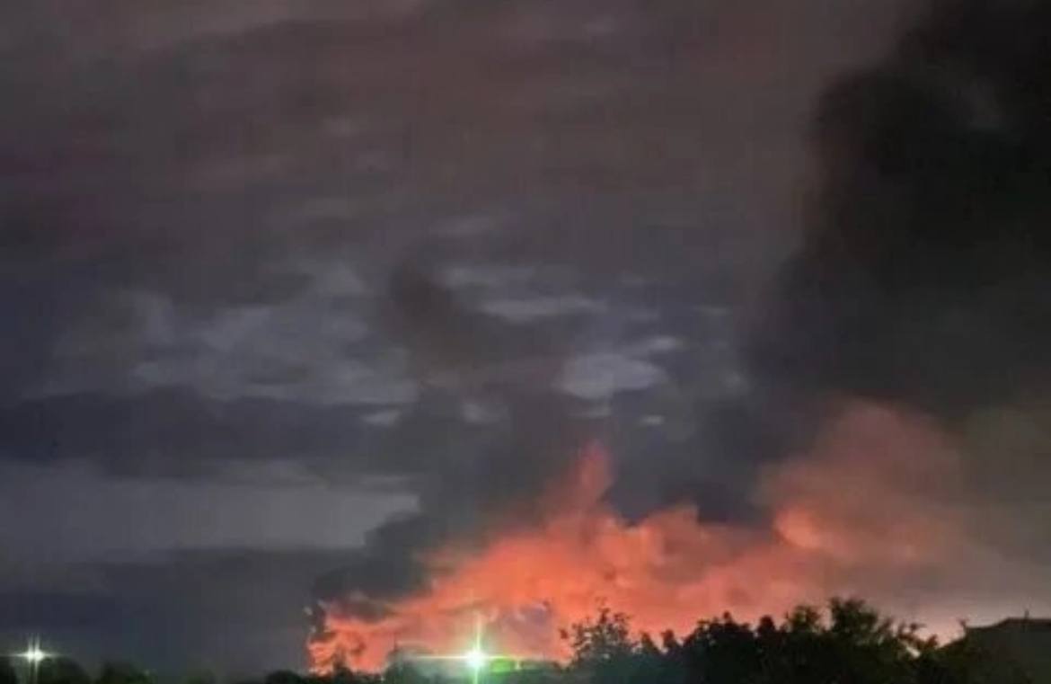 Atac ucrainean asupra Rusiei. Incendiu masiv la un depozit petrolier din Kursk după ce fost lovit de drone