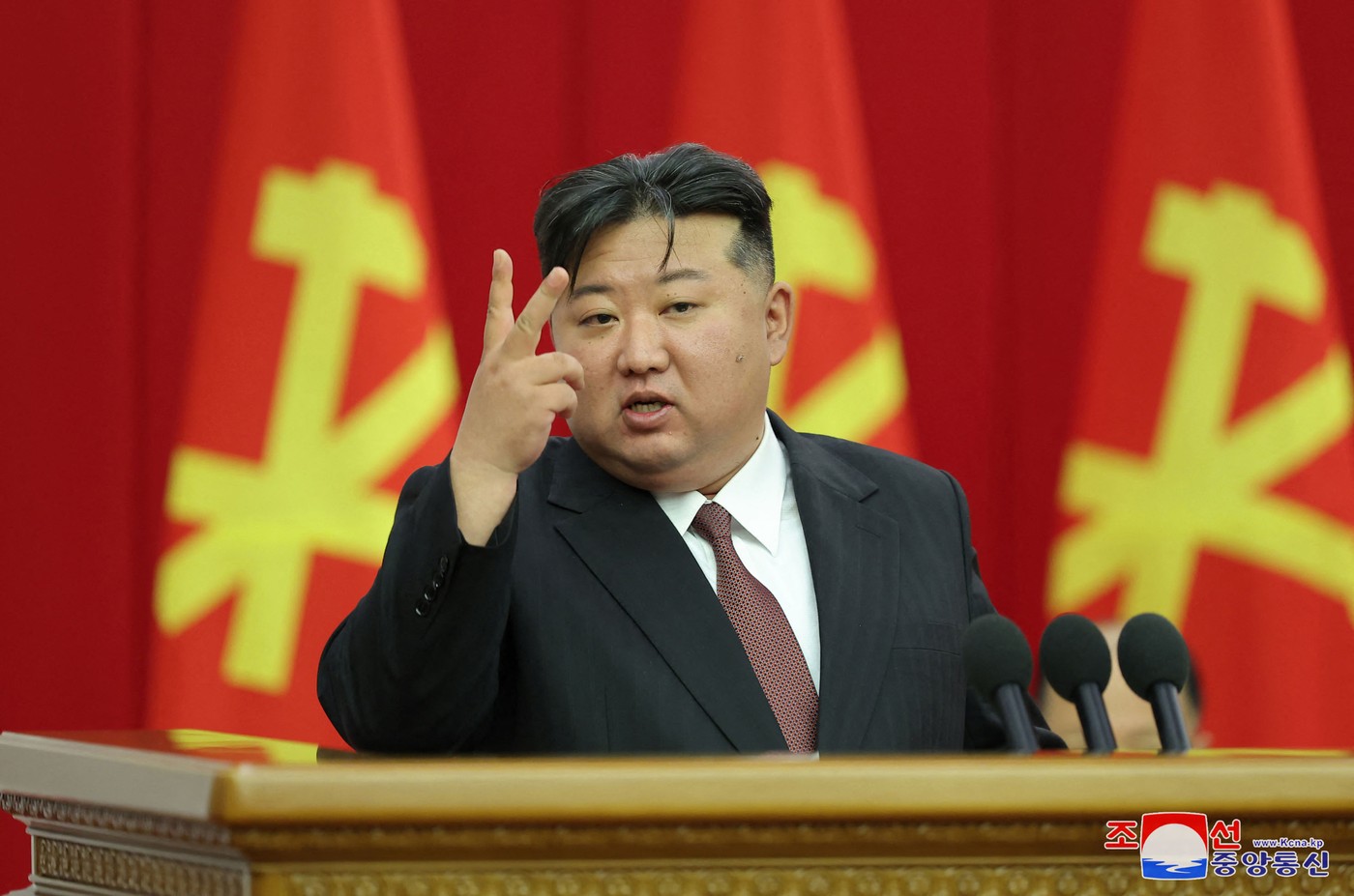 Kim Jong Un a inspectat distrugătorul Choe Hyon, vasul de război prezentat prima dată în luna aprilie