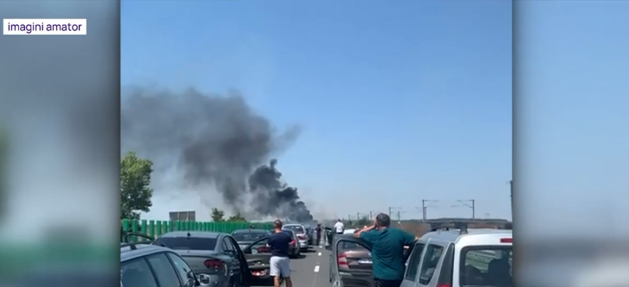 Incendiul uriaș de vegetație care a izbucnit pe Autostrada Soarelui a fost stins. Circulația a fost reluată