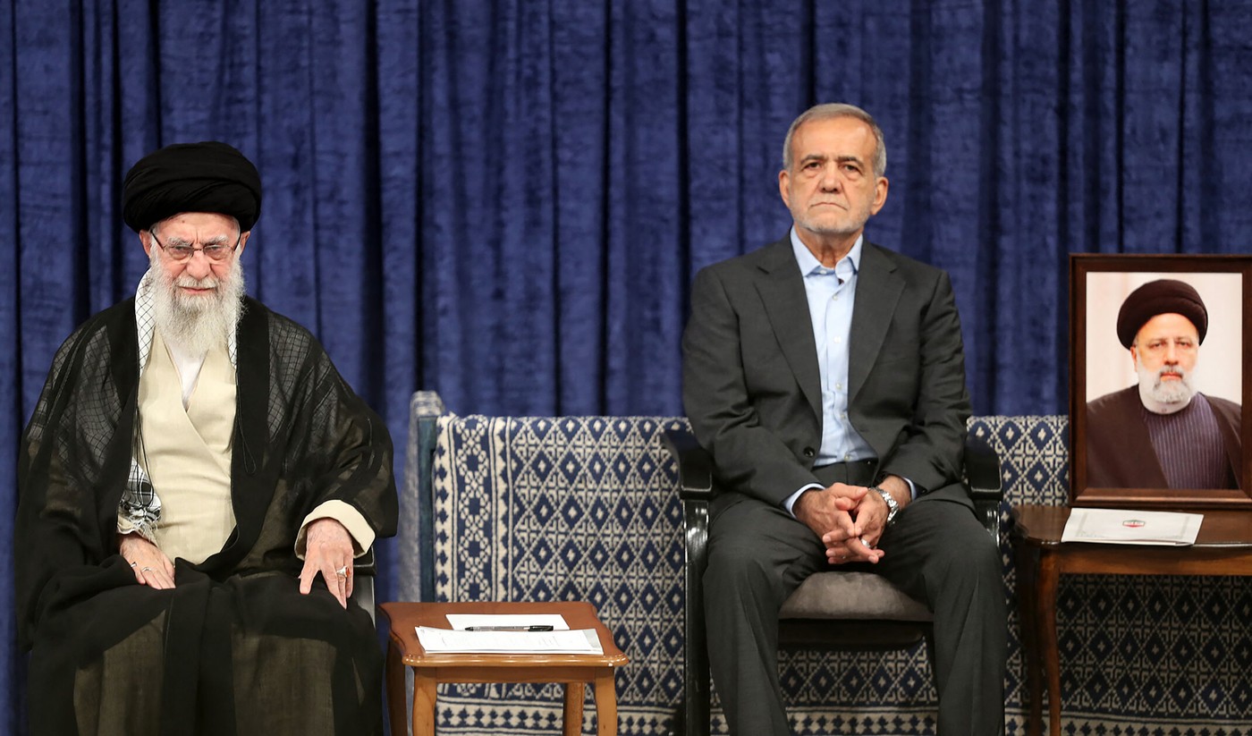 Ayatollahul Ali Khamenei a validat alegerea noului președinte Masoud Pezeshkian. Discurs amenințător la adresa Israelului