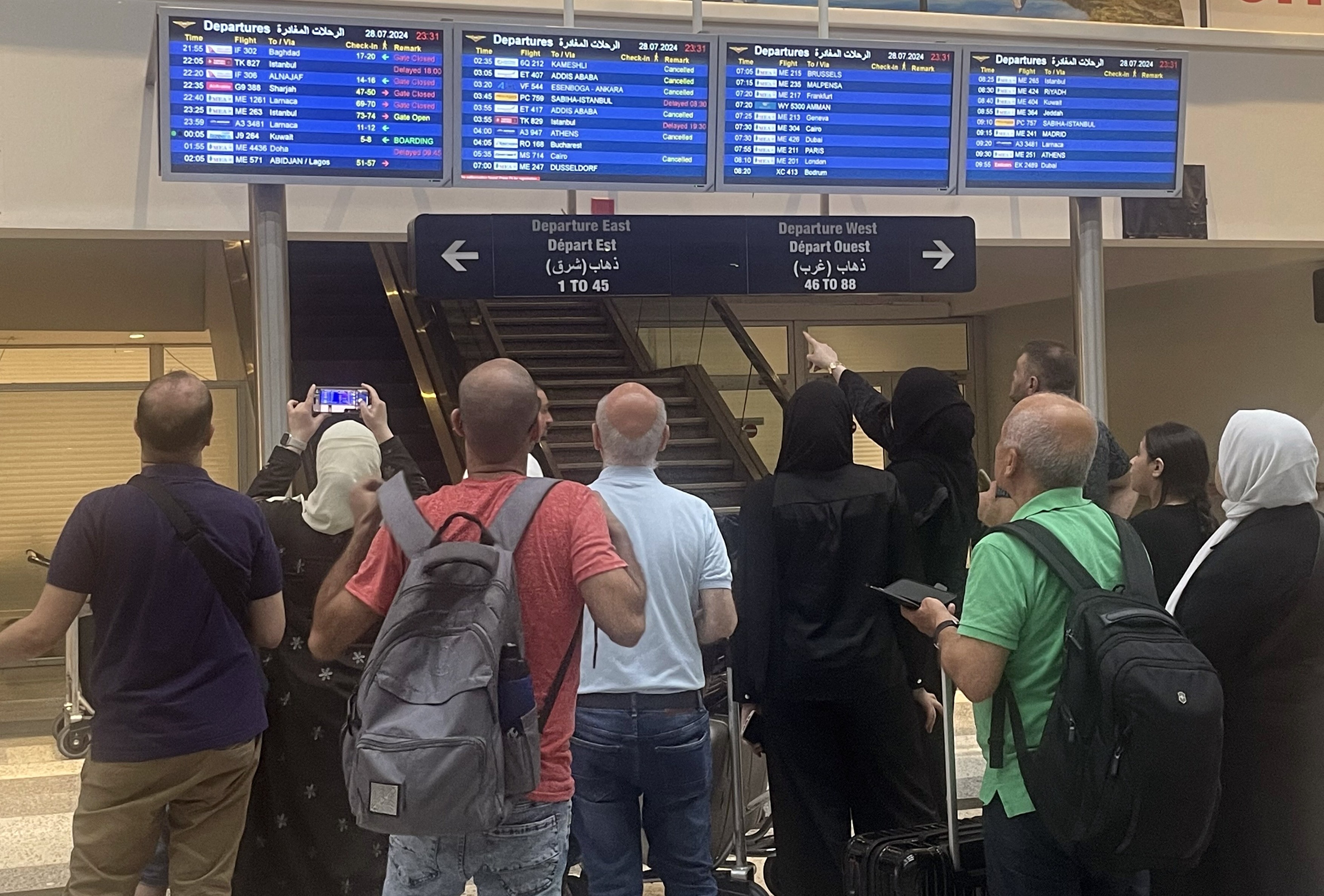 MAE recomandă evitarea călătoriilor în Liban, iar cei care sunt deja acolo să plece imediat. Zboruri anulate pe aeroportul din Beirut