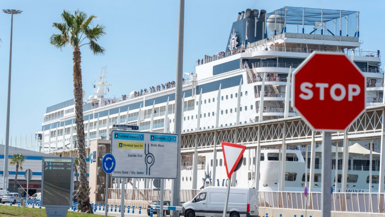 barcelona vas croaziera turisti