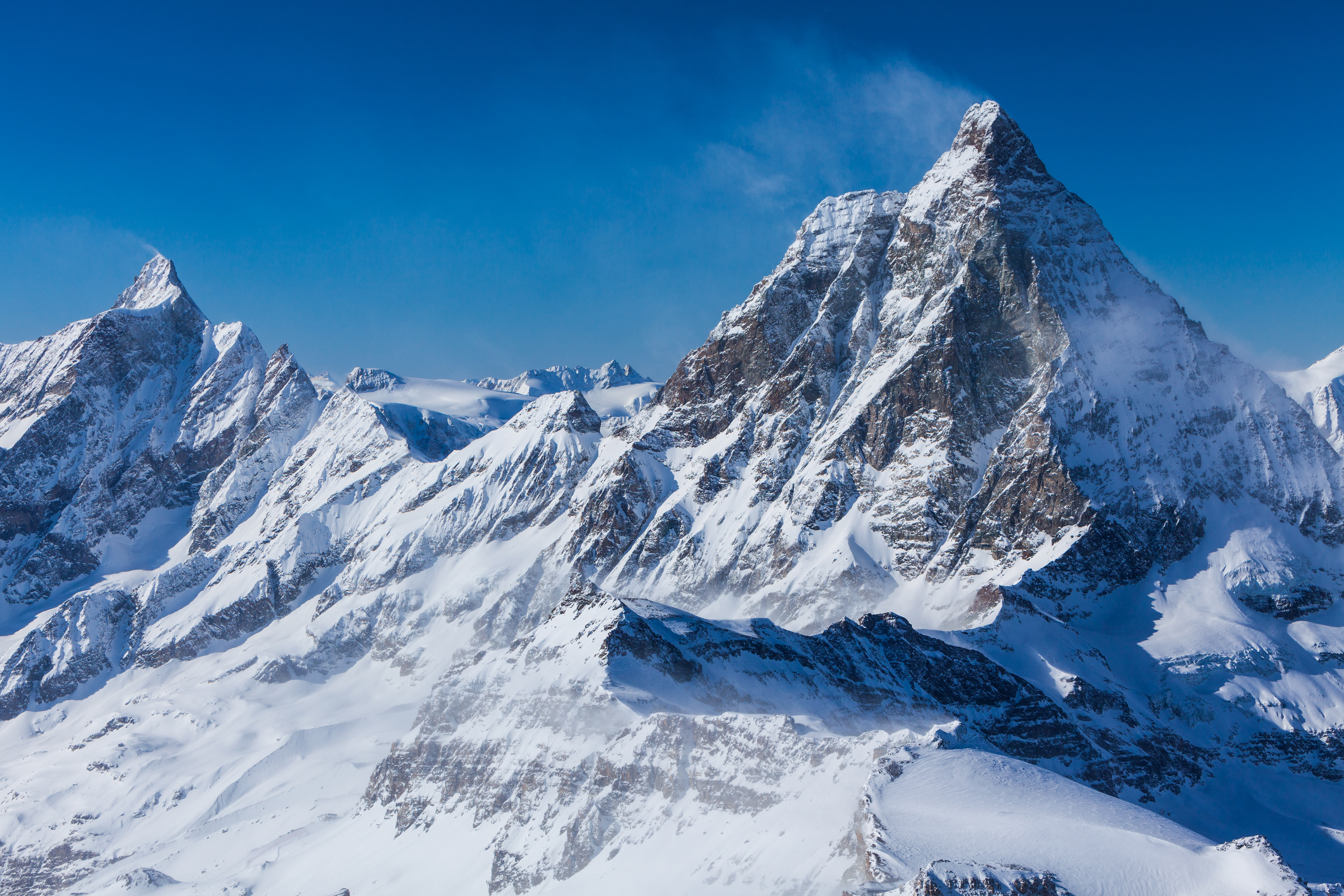 Un alpinist român a murit în timpul unei expediții în Munții Himalaya