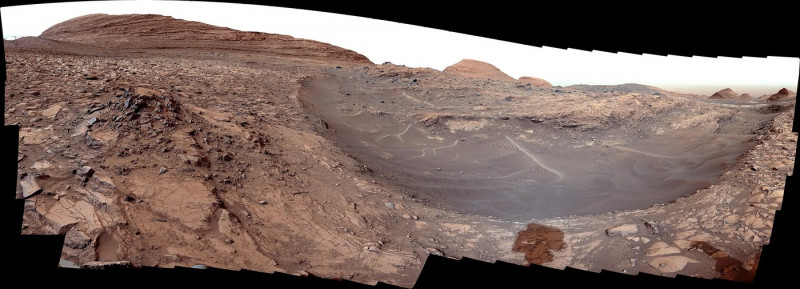 NASA’s Curiosity Rover Accidentally Uncovers Pure Sulfur Crystals On Mars In 'Mind-Blowing' Find