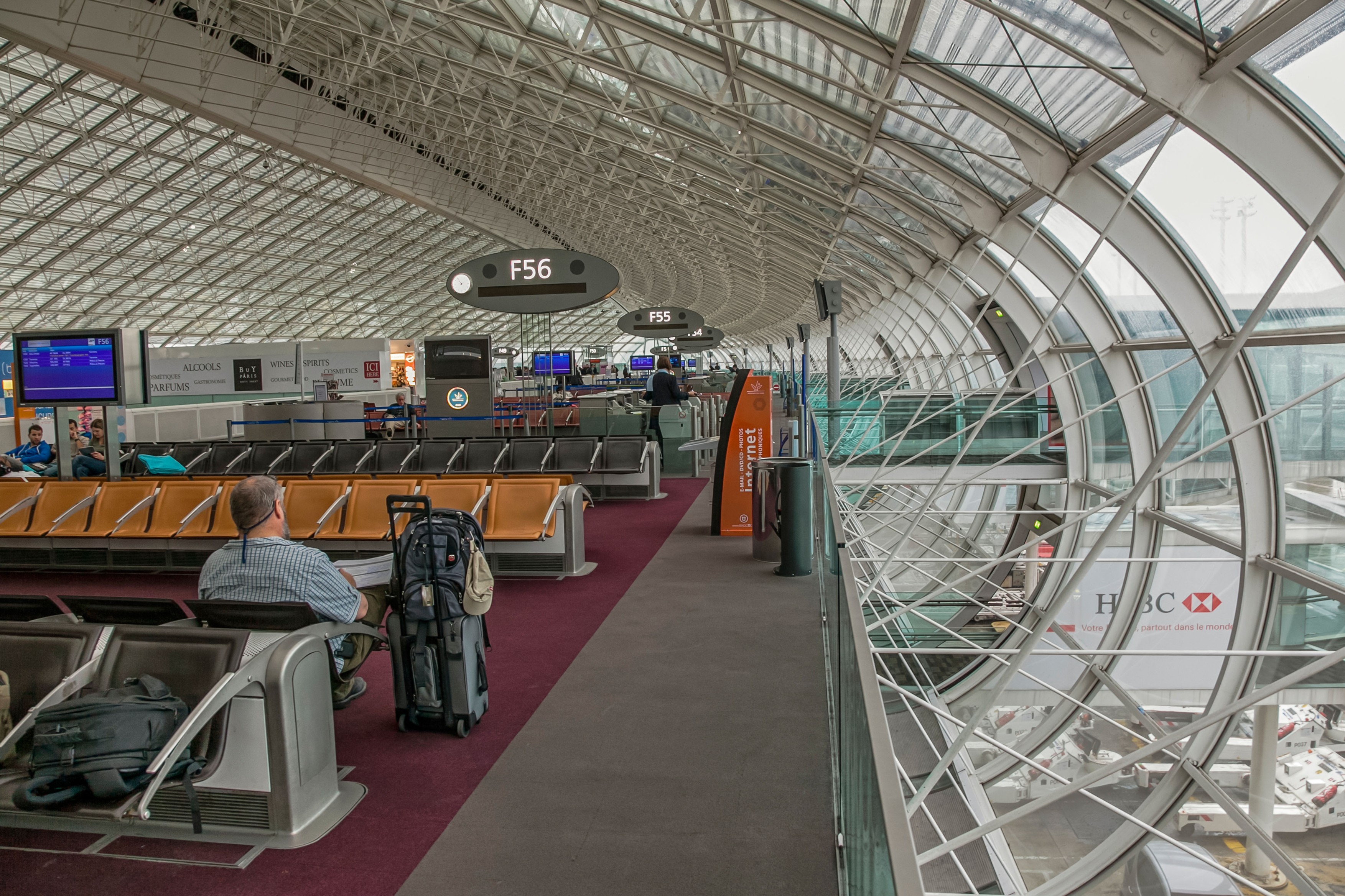 Grevă pe aeroporturile din Paris chiar în ziua în care încep Jocurile Olimpice