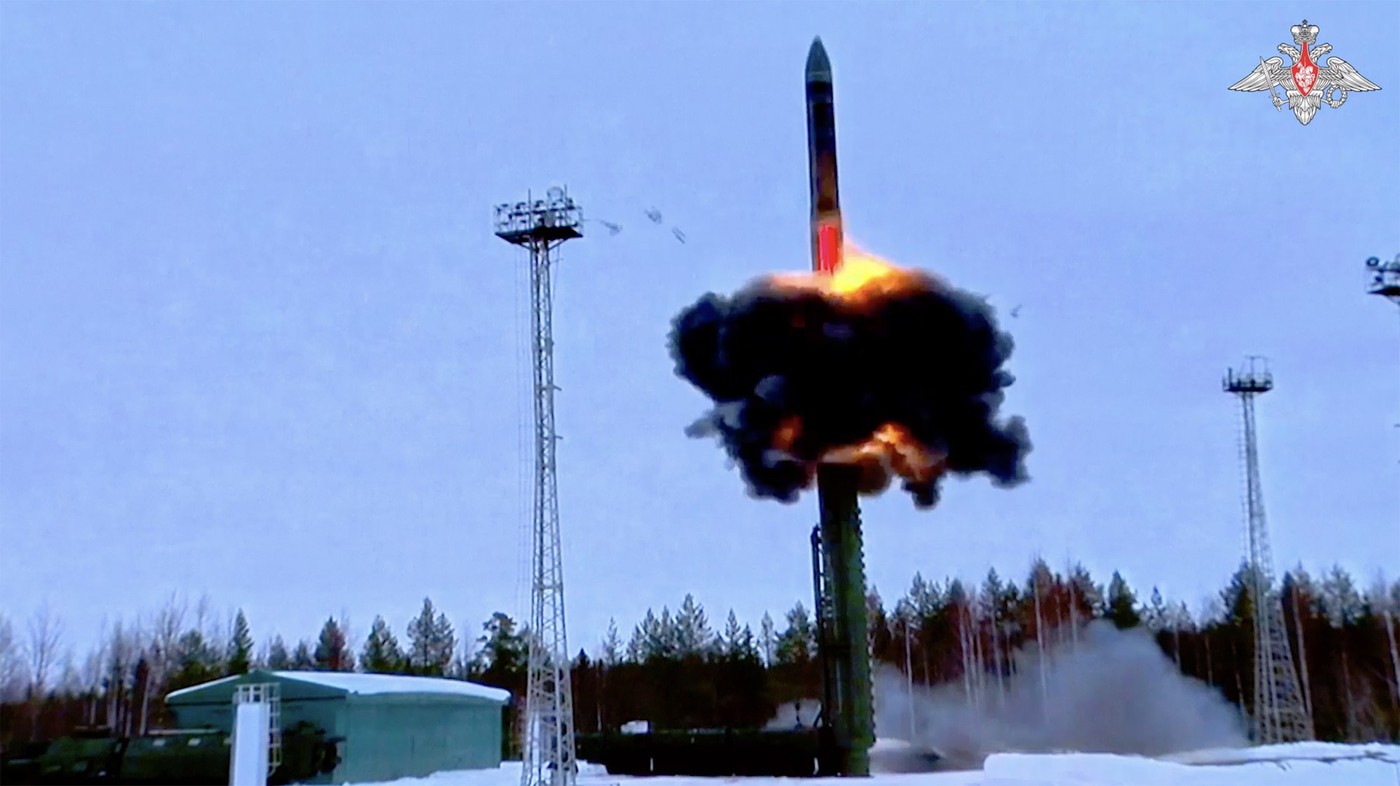 Rusia face noi exerciţii militare cu lansatoare mobile de rachete nucleare
