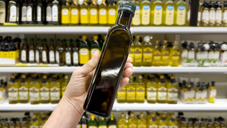 Ulei de măsline, de vânzare în supermarket. Foto: Shutterstock