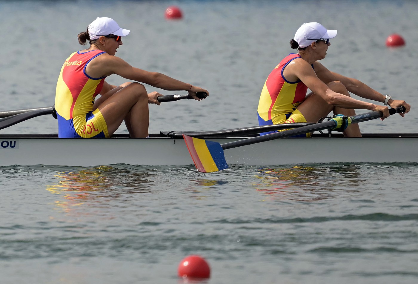JO 2024. Canotoarele Ioana Vrînceanu şi Roxana Anghel s-au calificat în finală la dublu rame feminin