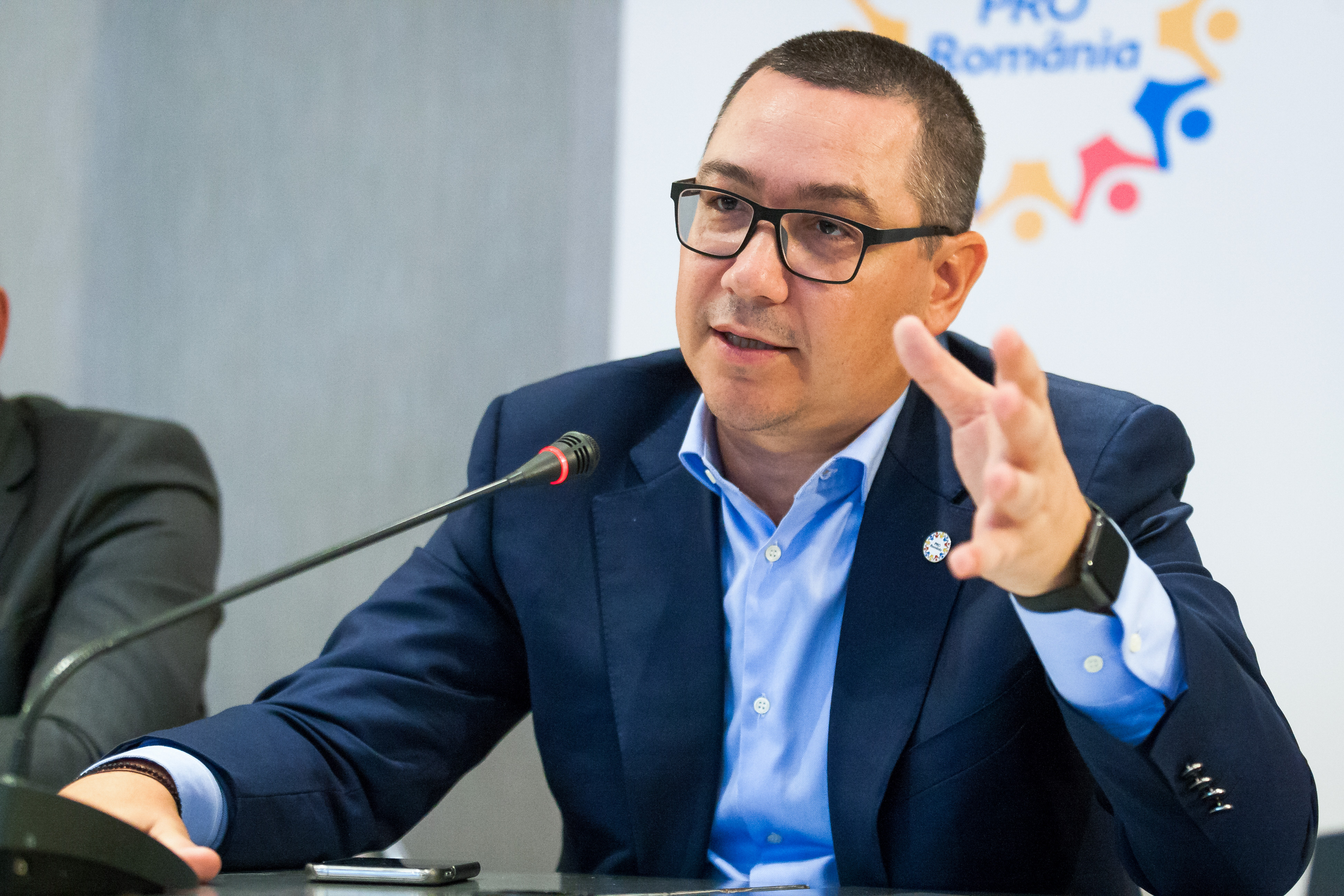 Ponta o atacă pe Lasconi: Vrea să fie o scandalagioaică care o face pe Şoşoacă să pară o „Lady”