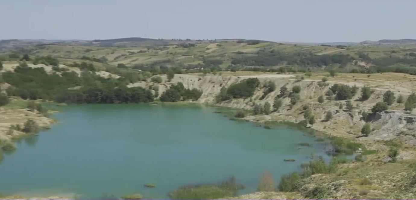 Bijuterie a naturii: Cum arată „Laguna Albastră” din Bihor. „De fiecare dată când venim aici, observăm o altă culoare a apei”