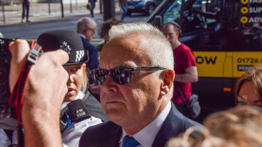 London, UK. 31st July 2024. Huw Edwards arrives at Westminster Magistrates Court. The BBC presenter has been charged with making indecent images of children. Credit: Vuk Valcic/Alamy Live News