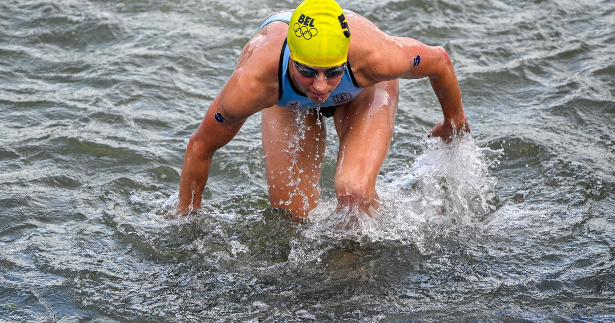 JO 2024: O participantă la triatlon a fost spitalizată cu E.Coli după ce a înotat în Sena