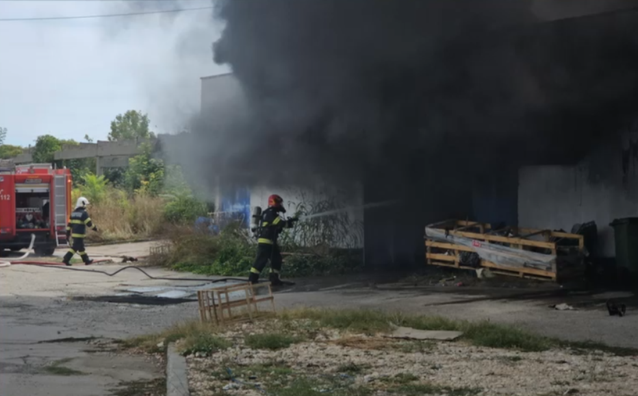 VIDEO Incendiu de amploare la Costinești. A fost emis mesaj RO-Alert