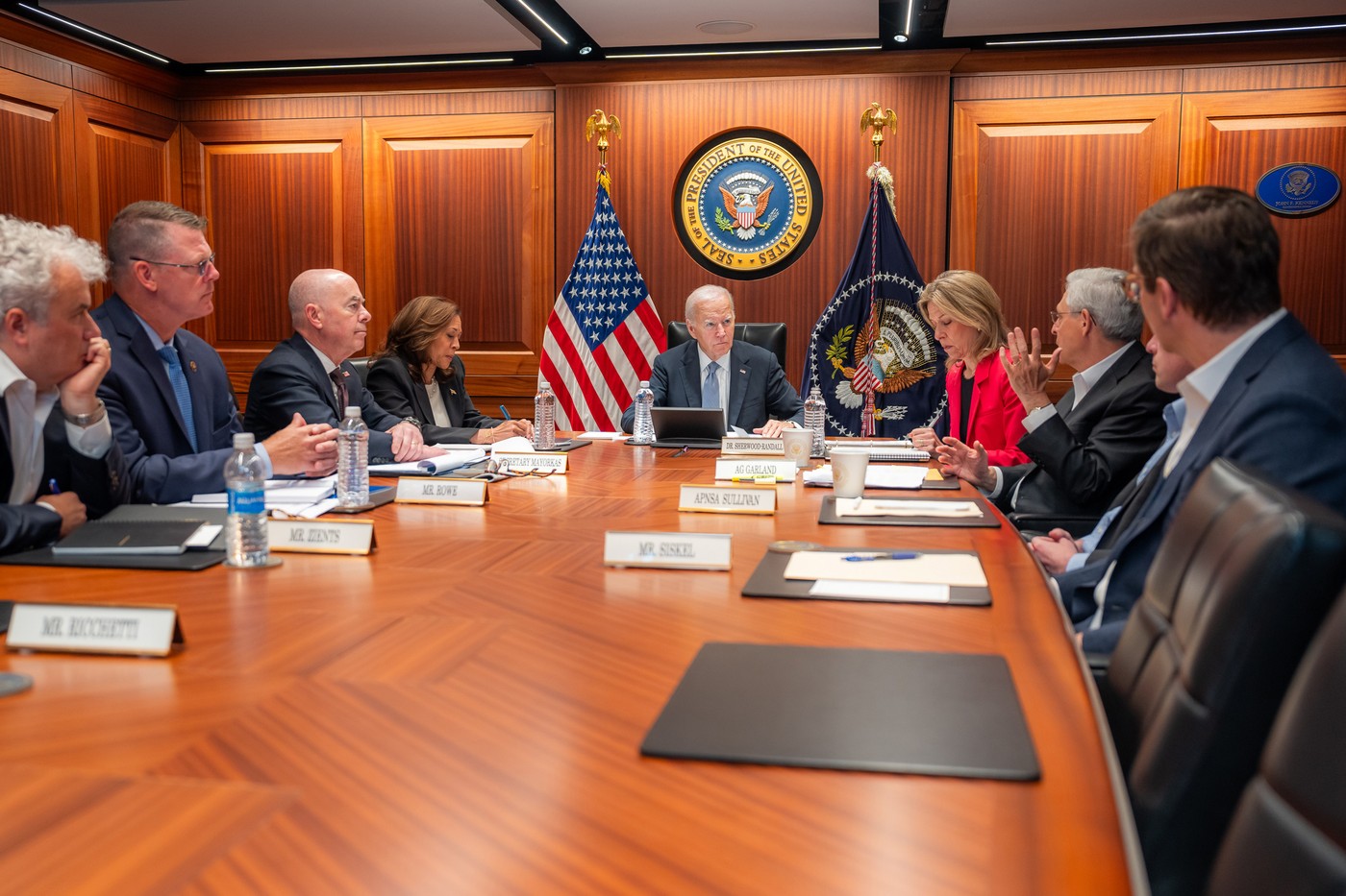Joe Biden a convocat echipa de securitate națională în „Situation Room”, după ce Iranul a decis să atace Israelul
