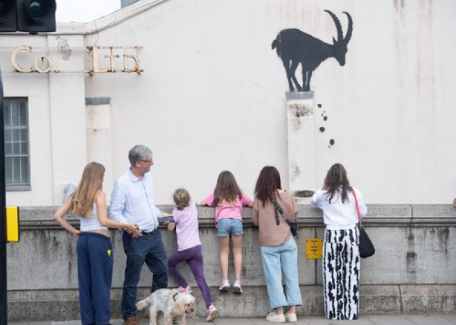 Banksy Unveiled at Kew Bridge,London