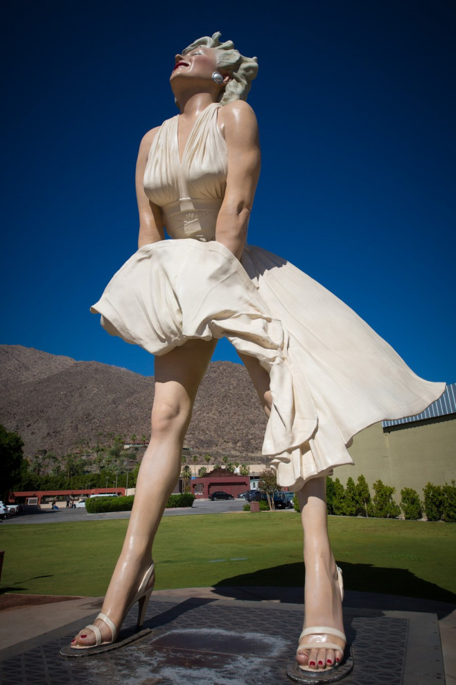 Giant statue of Marylin Monroe, Palm Springs, California, America - 29 Sep 2013